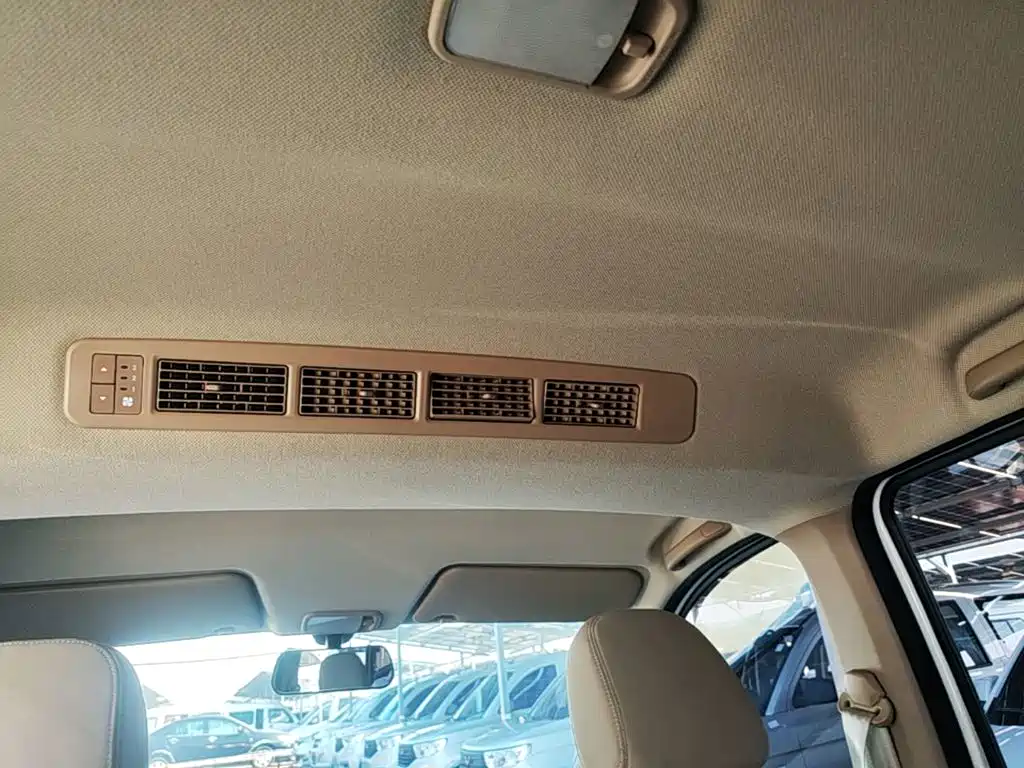 Wuling Hongguang — миниатюра 18