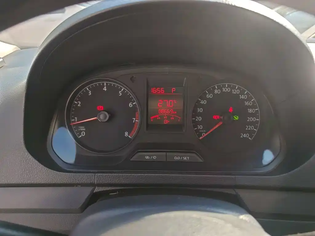 Volkswagen Jetta — миниатюра 12