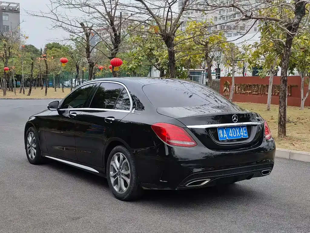 Mercedes-Benz C-Class — миниатюра 6