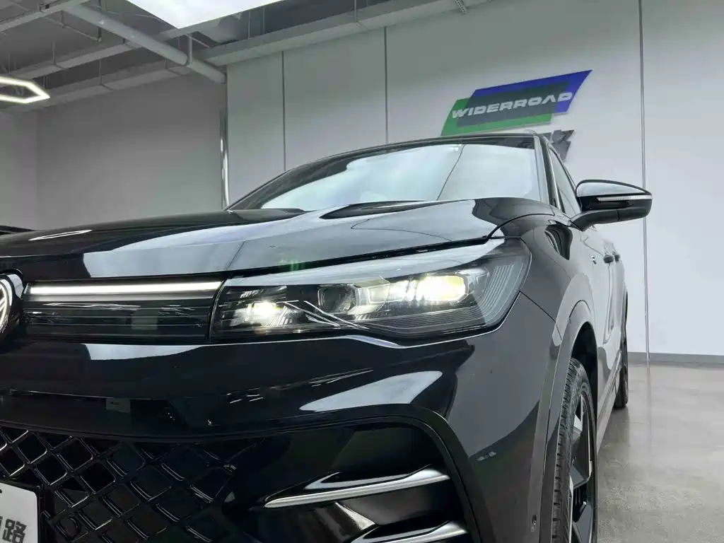 Volkswagen Tiguan L — миниатюра 9