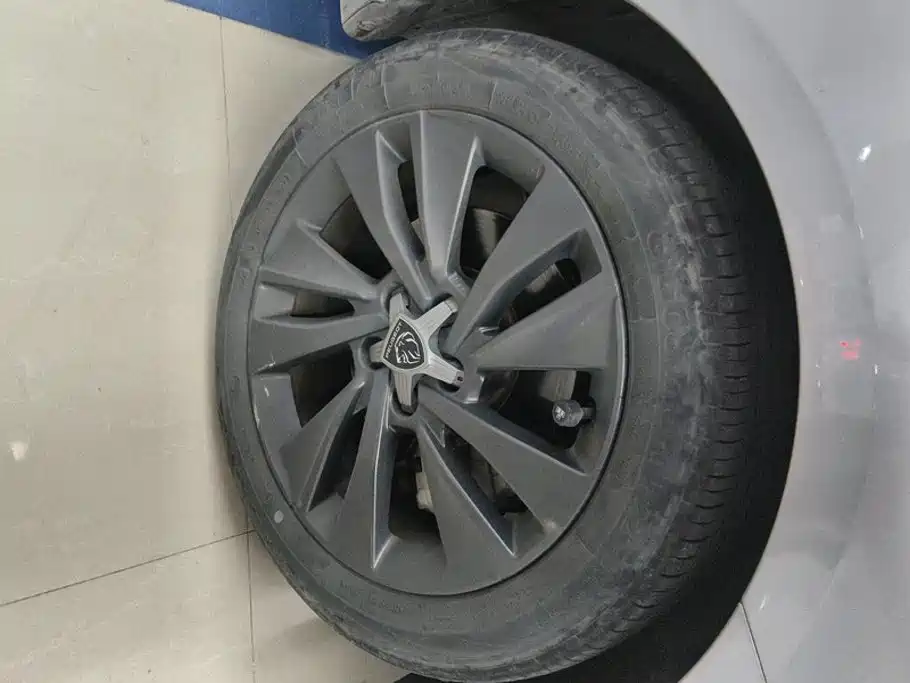 Peugeot 408 — миниатюра 6