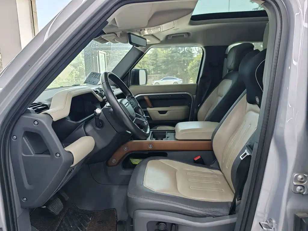 Land Rover Defender — миниатюра 4