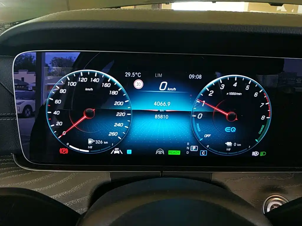 Mercedes-Benz E-Class New Energy — миниатюра 12