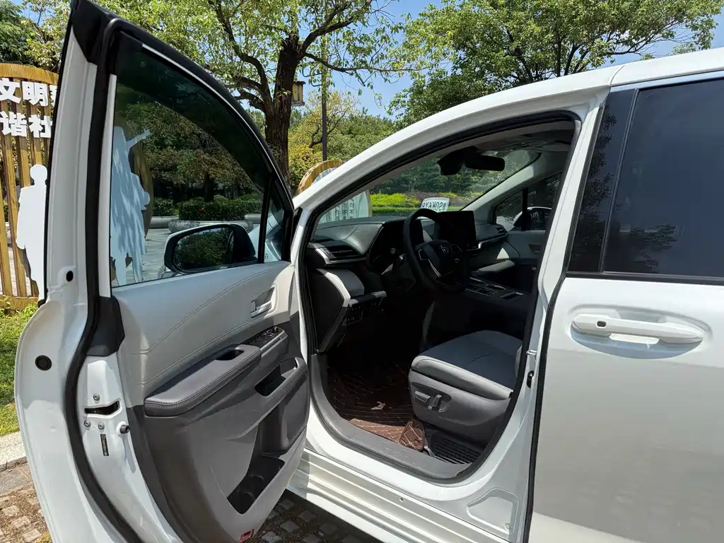Toyota Sienna 2023 2.5L Comfort