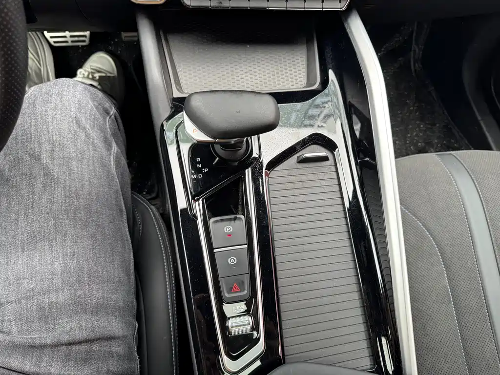 GEELY AUTOMOBILE XINGRUI