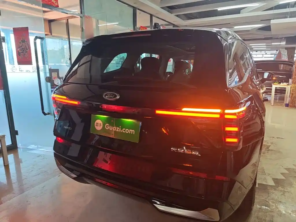 Ford Edge — миниатюра 6