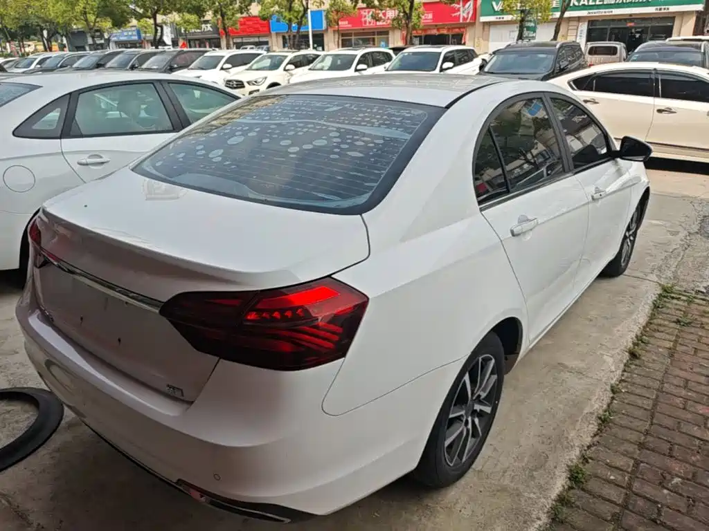 Geely Emgrand — миниатюра 7