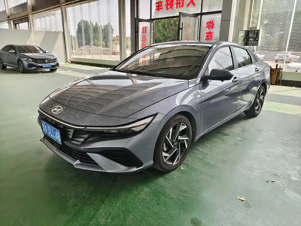 Купить Hyundai Elantra