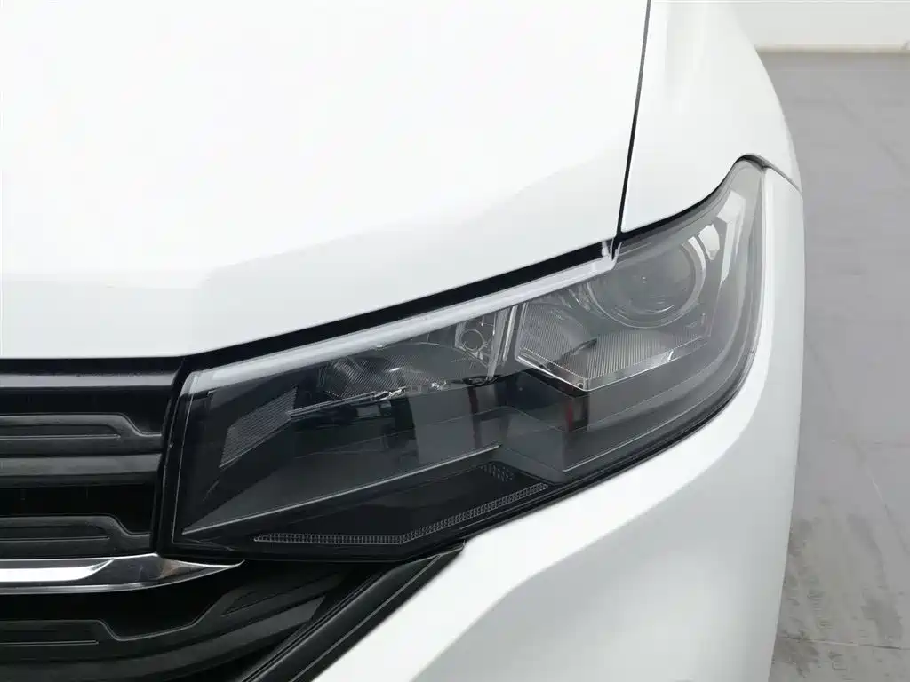 VOLKSWAGEN EXPLORING THE SHADOW