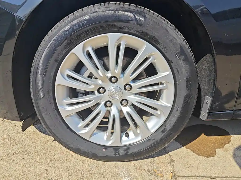 Buick LaCrosse — миниатюра 23