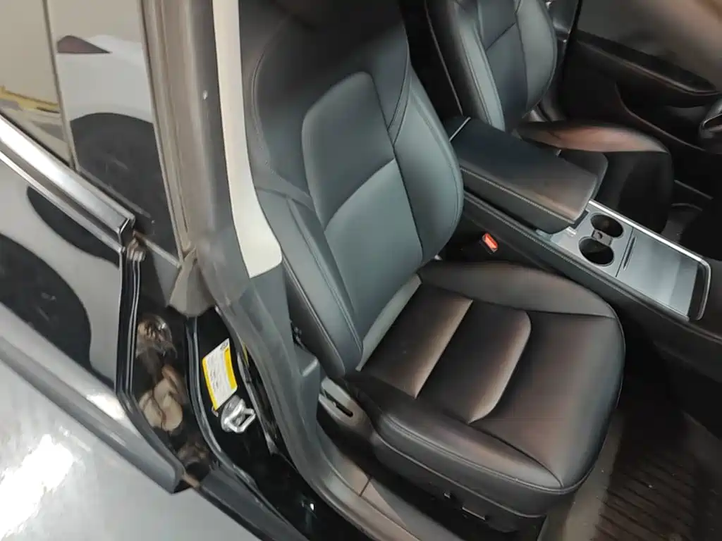 Tesla Model 3 — миниатюра 25
