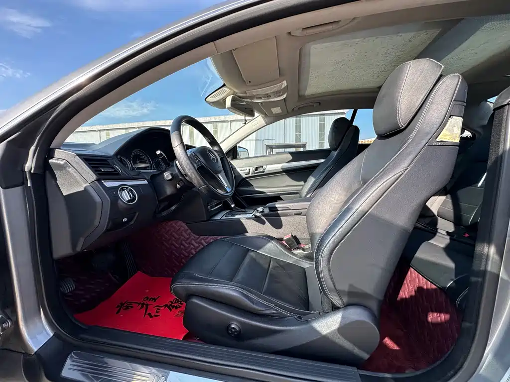 Mercedes-Benz E-Class (Import) — миниатюра 4