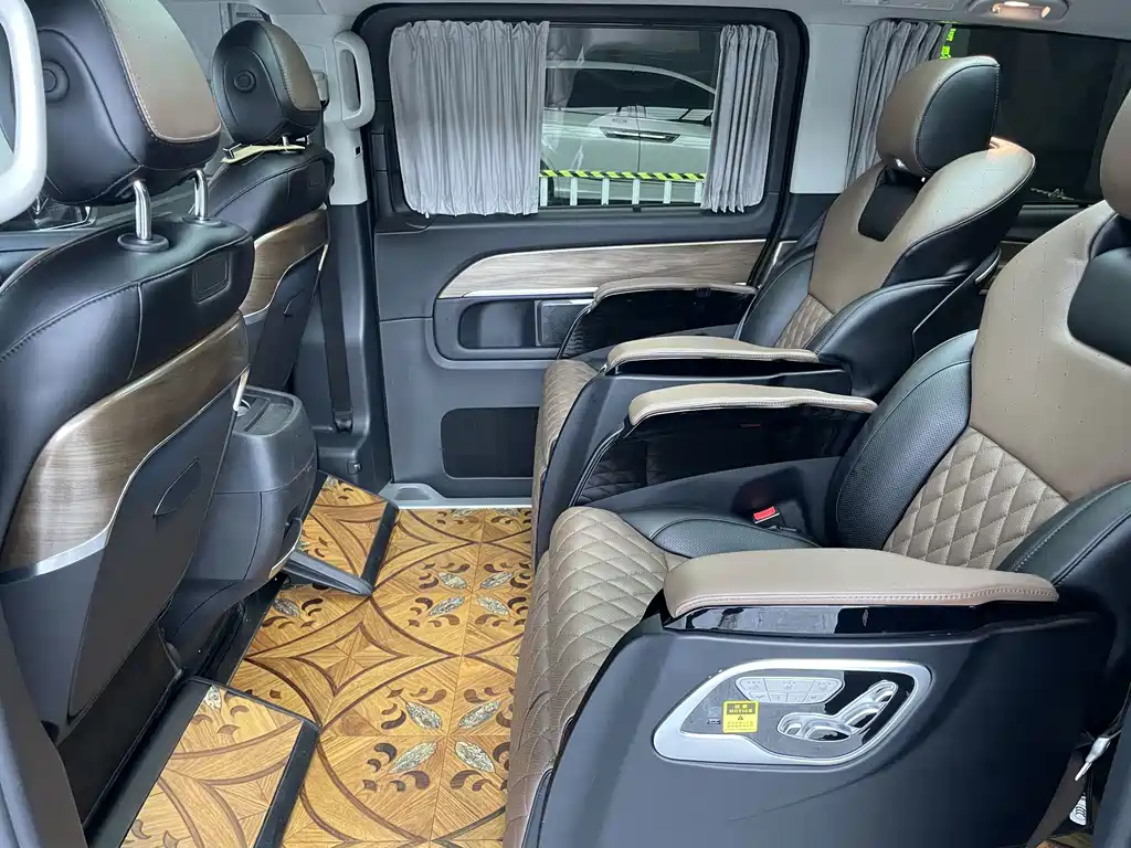 Mercedes-Benz V-Class — миниатюра 23