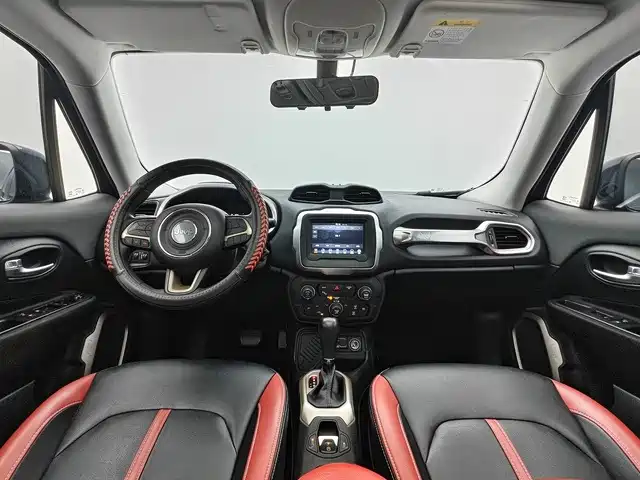 Jeep Renegade — миниатюра 5