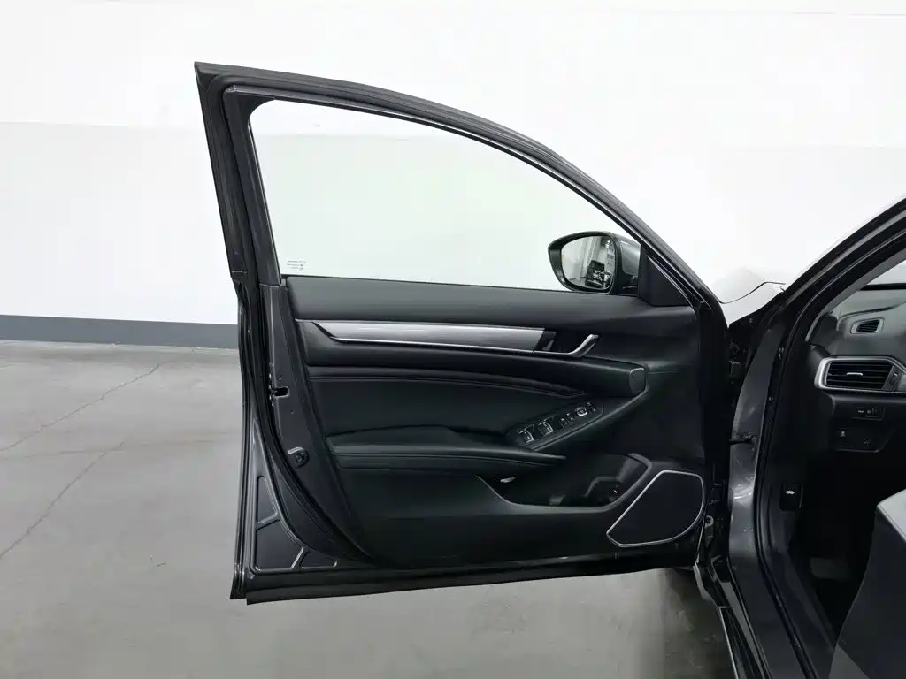 Honda Accord — миниатюра 8
