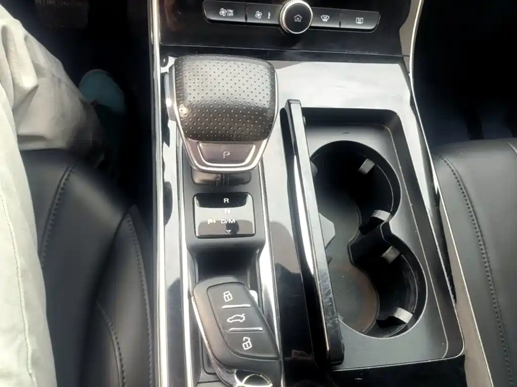 Roewe RX5 MAX — миниатюра 14