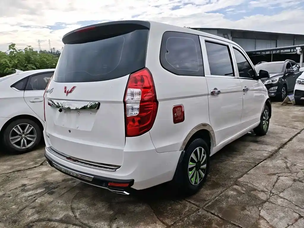 Wuling Hongguang — миниатюра 9