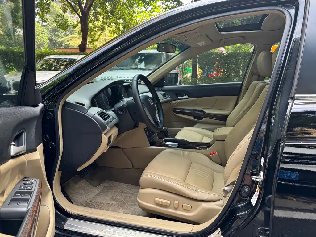 Honda Accord — миниатюра 18