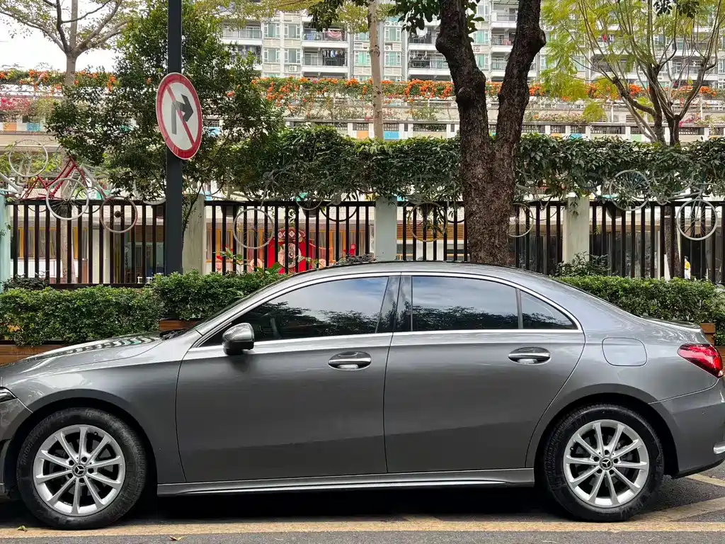 MERCEDES-BENZ A CLASS