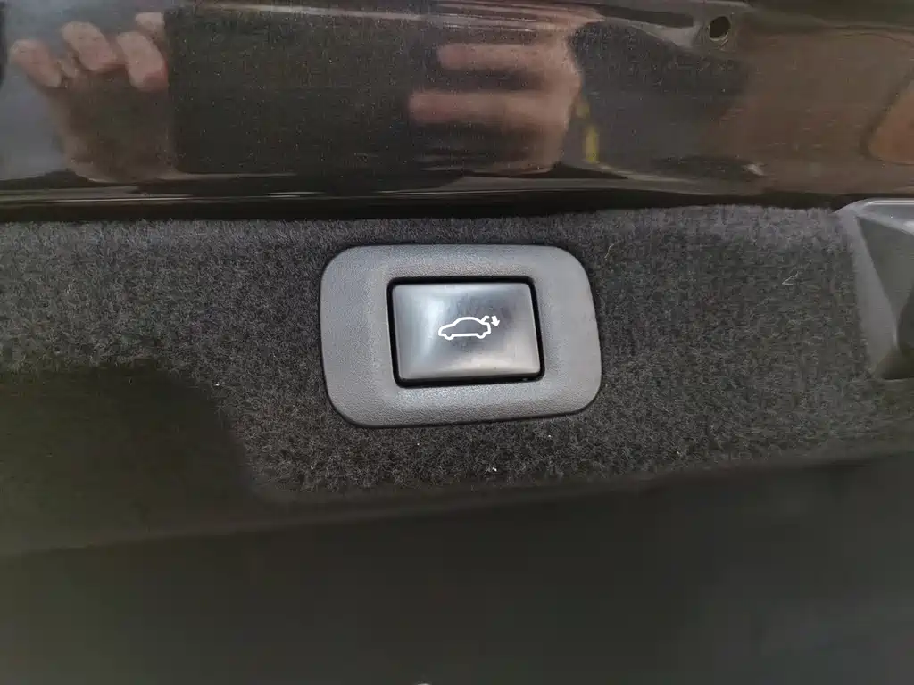 Lexus LS — миниатюра 17
