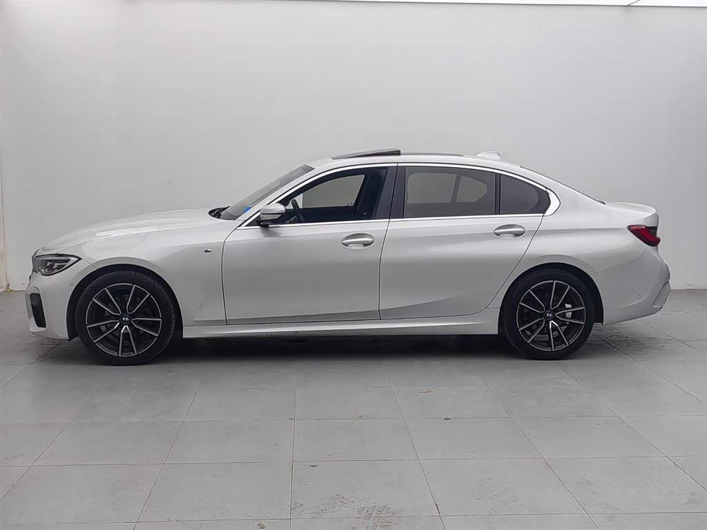 BMW X1 2.0 л 2021 г. Белый, пробег 39000 км