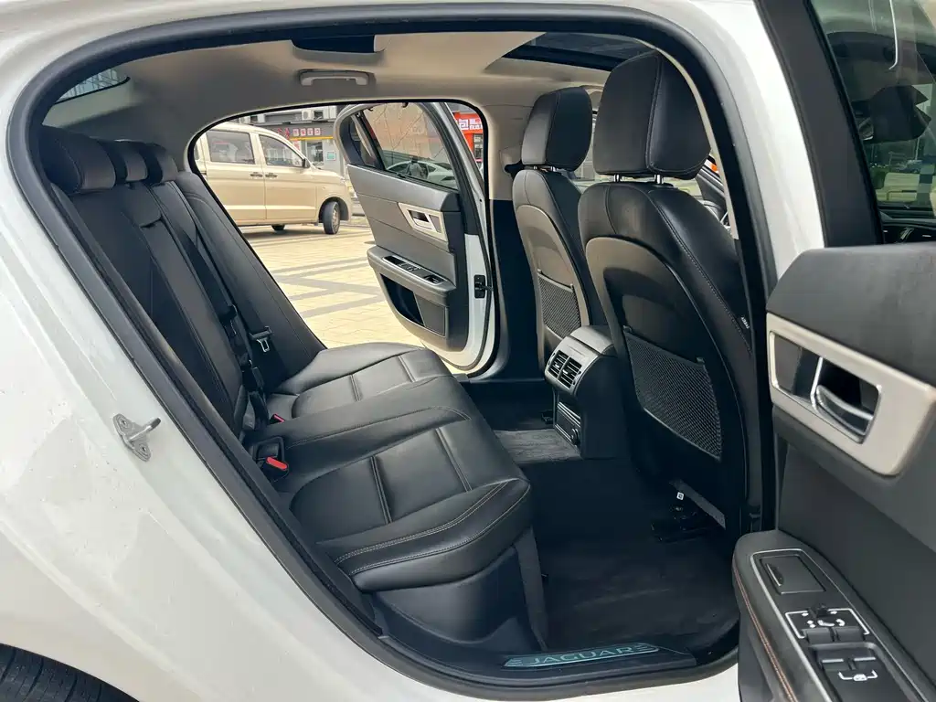 Jaguar XEL — миниатюра 6