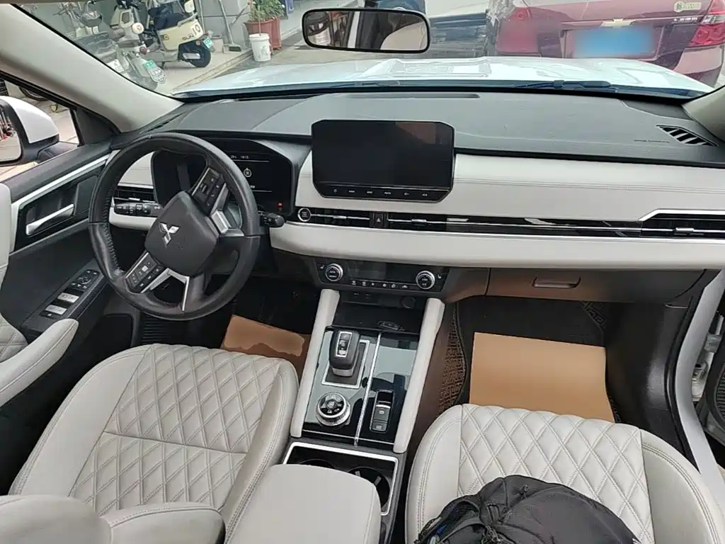 Mitsubishi Outlander — миниатюра 10