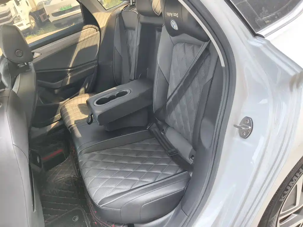 Volkswagen Sagitar — миниатюра 15