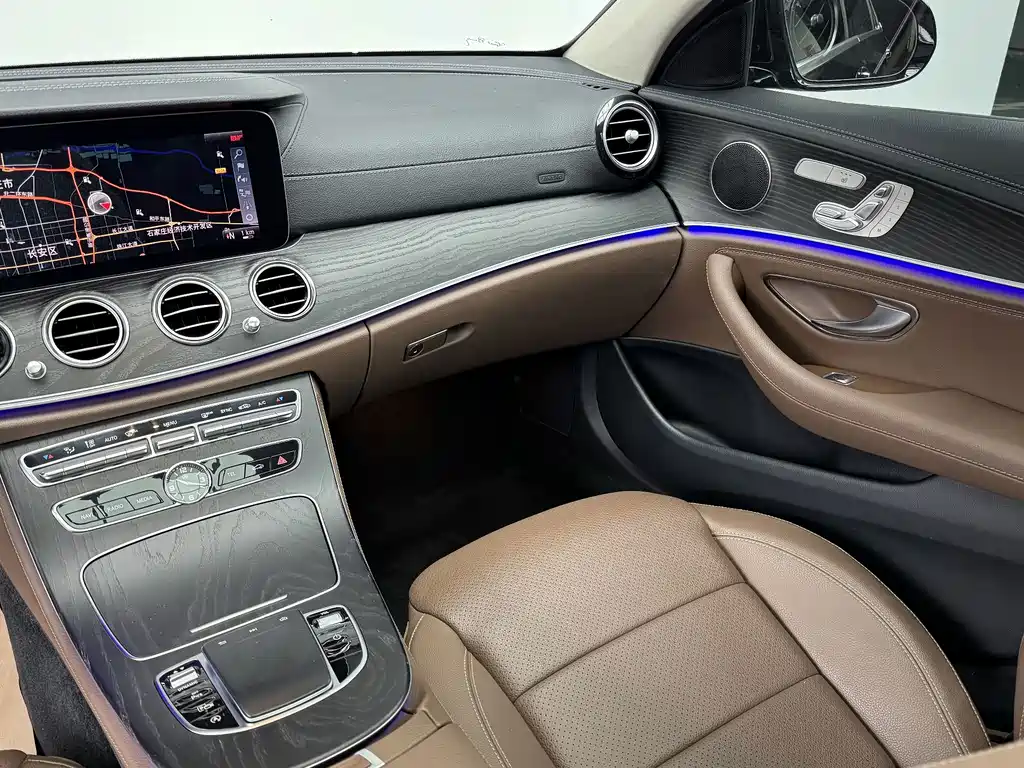 Mercedes-Benz E-Class — миниатюра 17