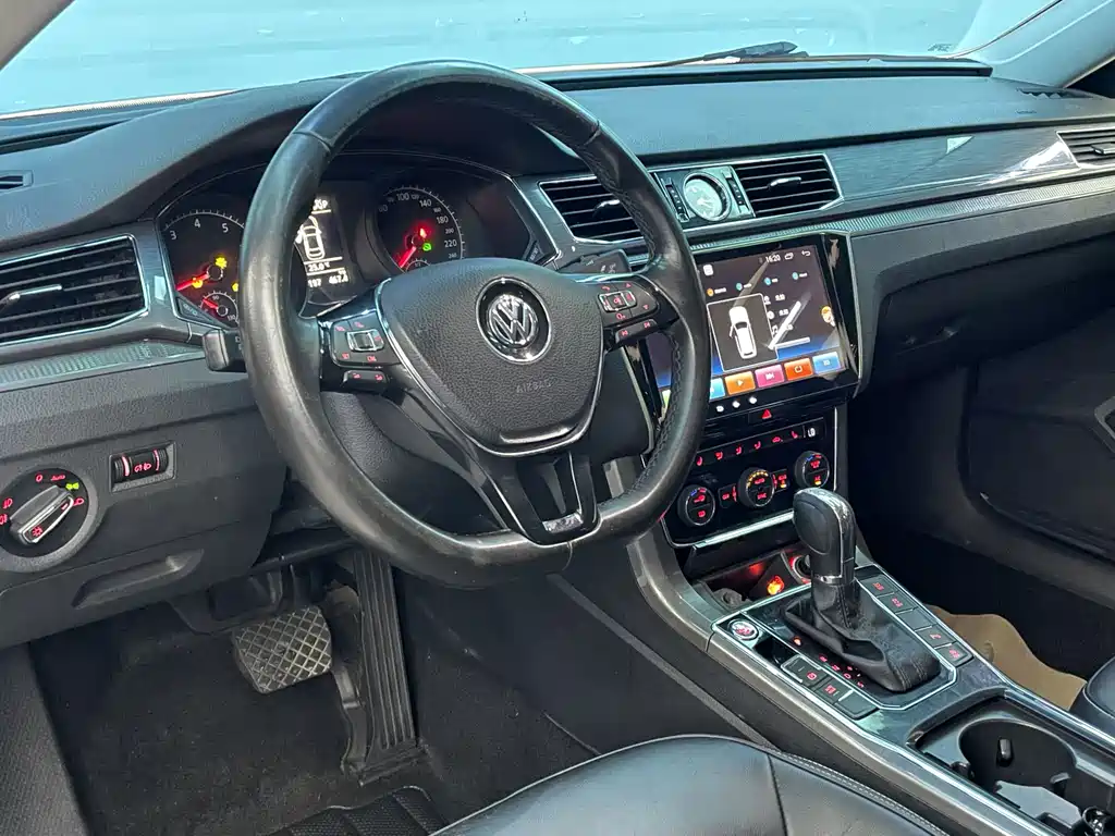 Volkswagen Passat — миниатюра 8