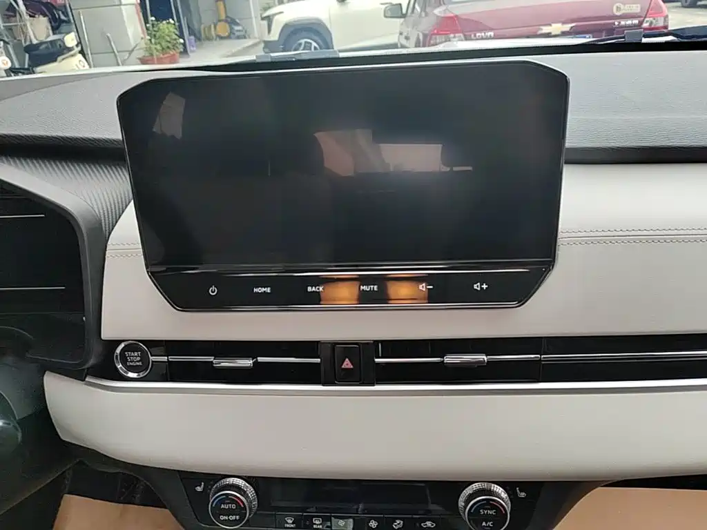 Mitsubishi Outlander — миниатюра 13