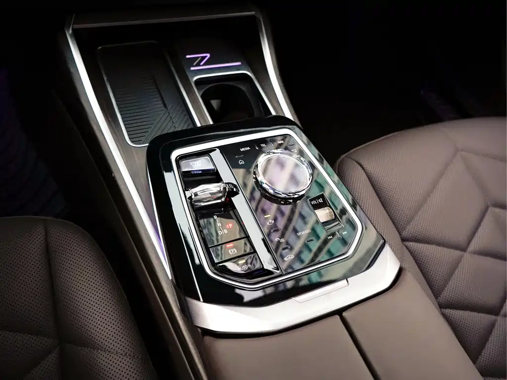 BMW i7 — миниатюра 17