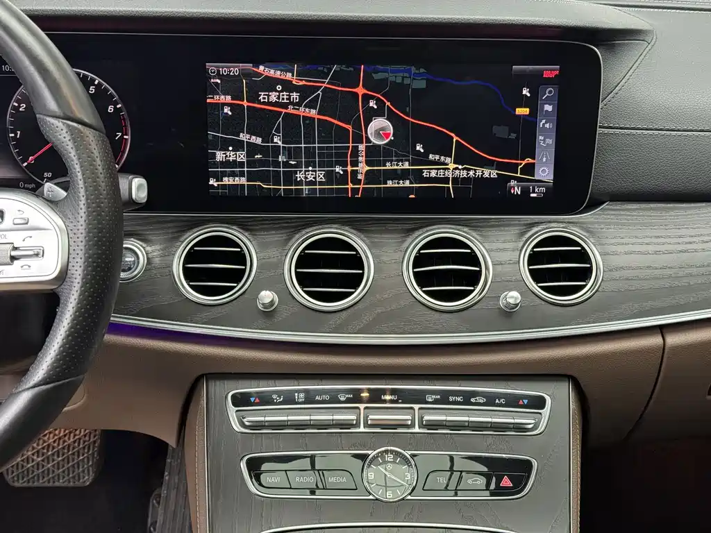 Mercedes-Benz E-Class — миниатюра 13