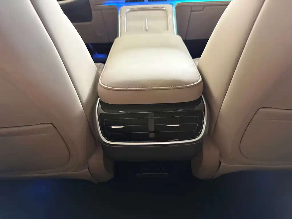 XPeng G9 — миниатюра 15