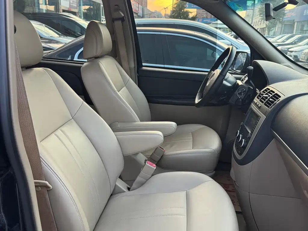 Buick GL8 — миниатюра 13