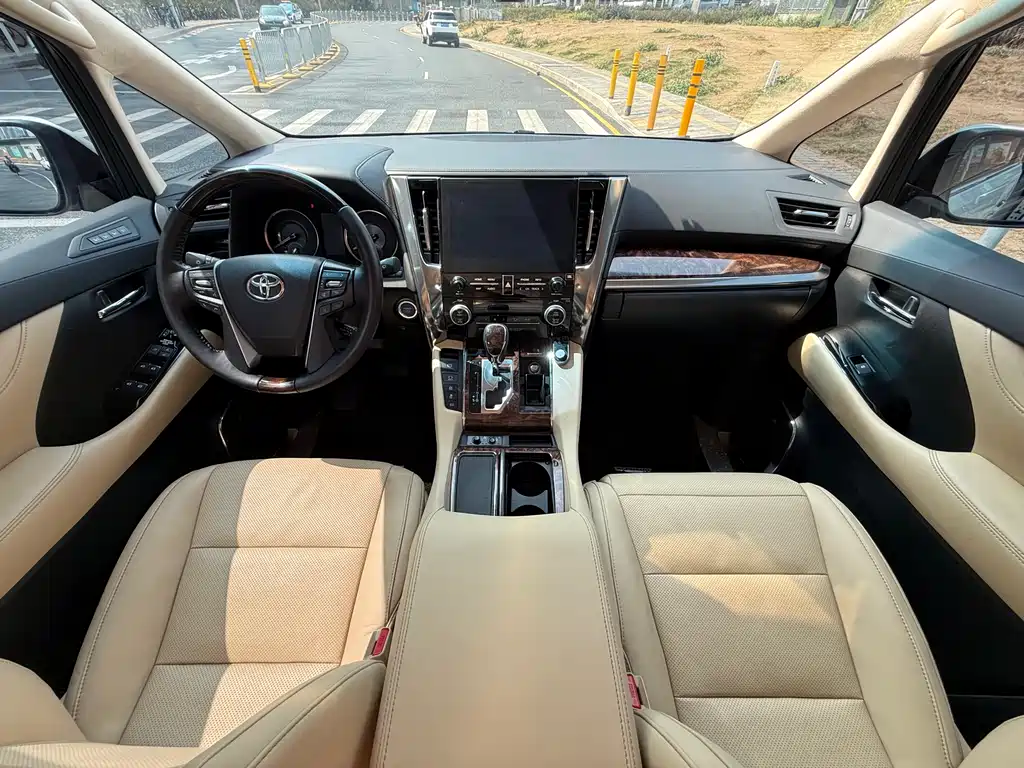 Toyota Alphard 2020 2.5L Luxury