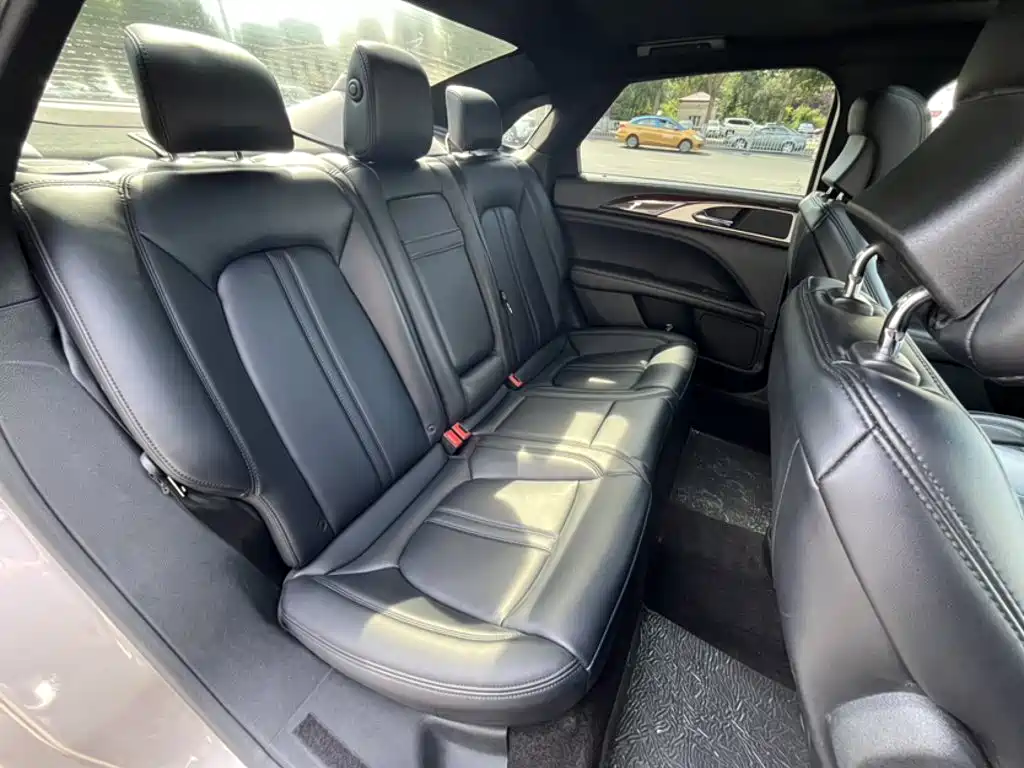 Lincoln MKZ — миниатюра 5