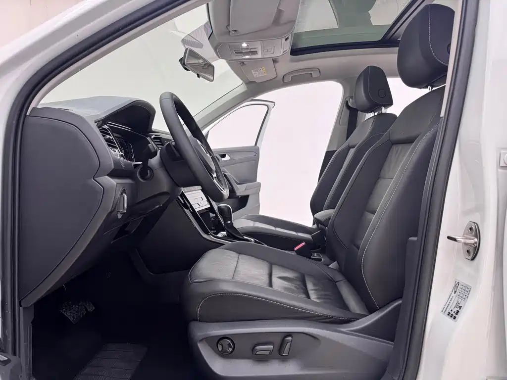 VOLKSWAGEN T ROC EXPLORING SONGS