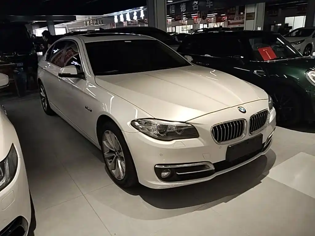 BMW 5 Series — миниатюра 4