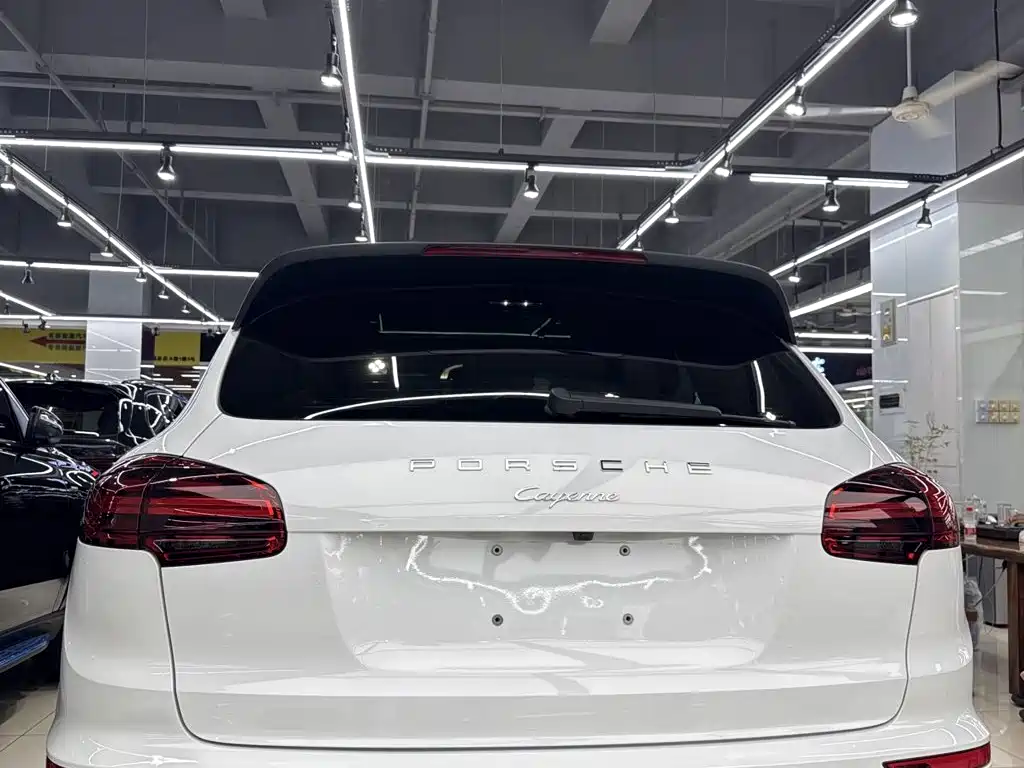 Porsche Cayenne — миниатюра 8