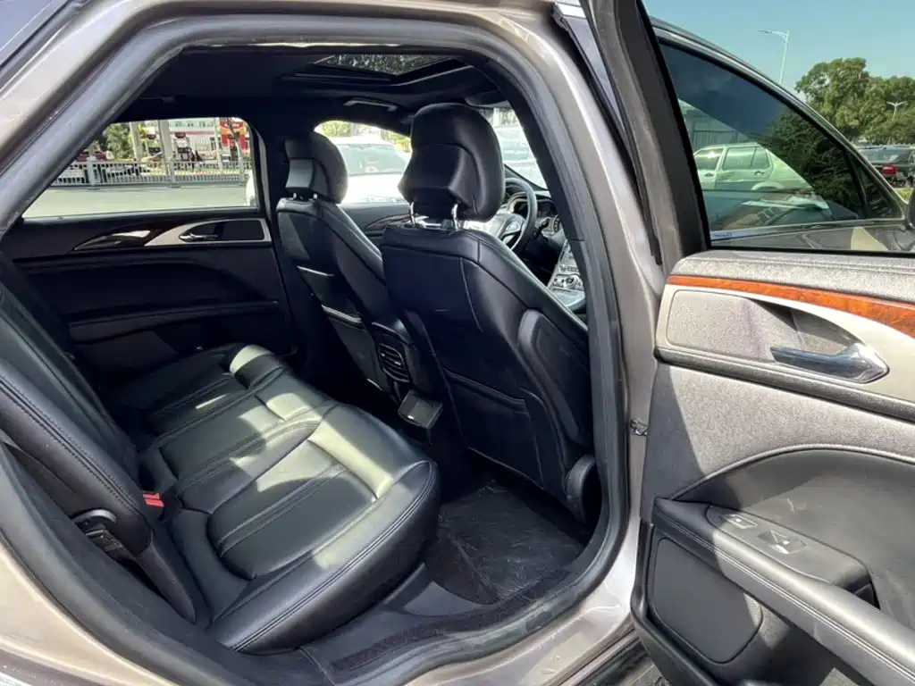 Lincoln MKZ — миниатюра 4