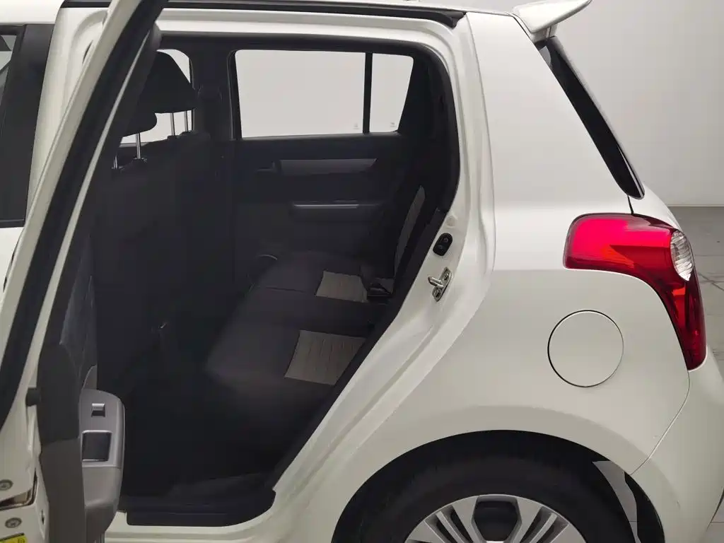 Suzuki Swift — миниатюра 15
