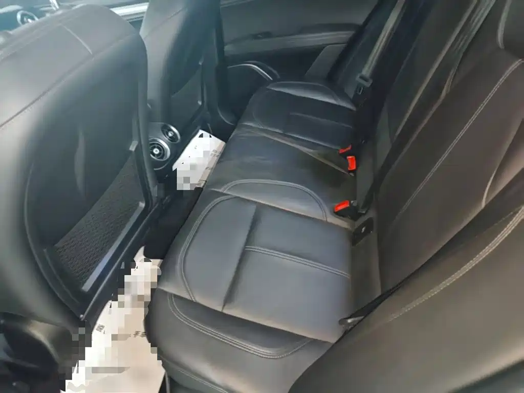Alfa Romeo Stelvio — миниатюра 17