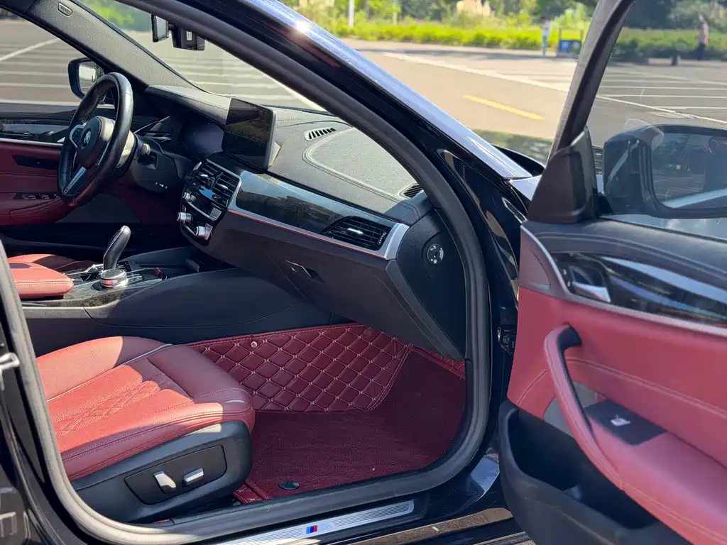 BMW 5 Series — миниатюра 8