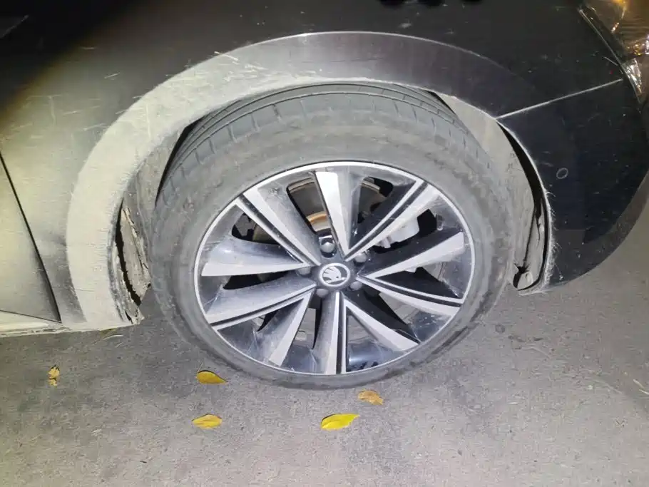 Skoda Superb — миниатюра 6