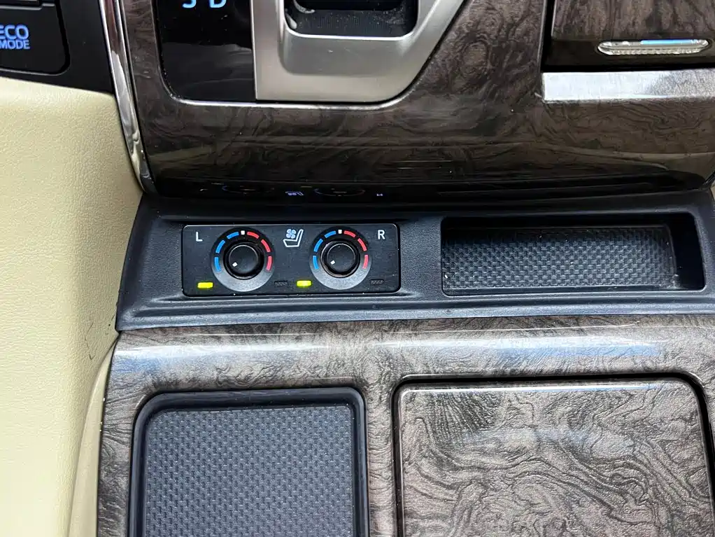 Toyota Vellfire — миниатюра 11