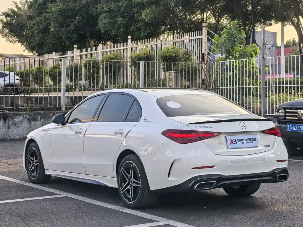 Mercedes-Benz C-Class — миниатюра 6