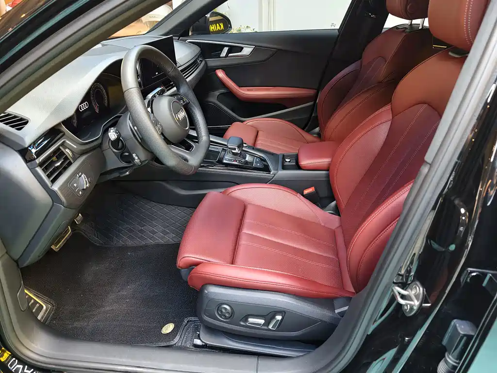 Audi A4L 2024 40 TFSI Luxury