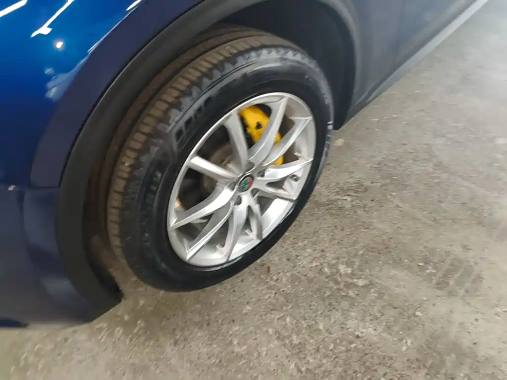 Alfa Romeo Stelvio — миниатюра 23