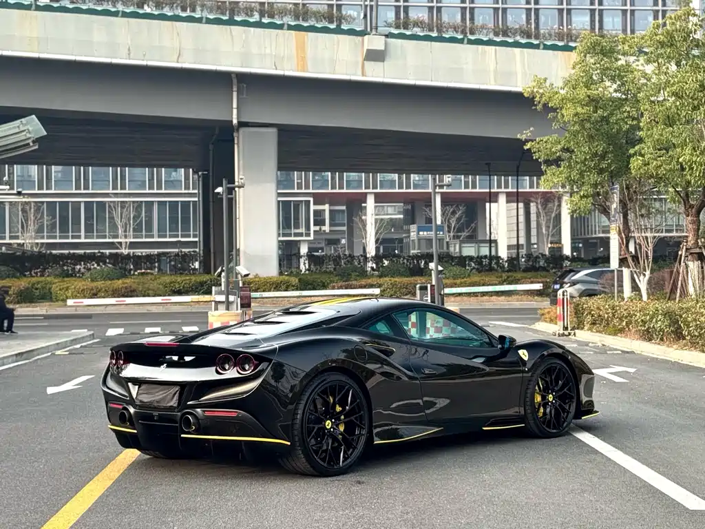 Ferrari F8 — миниатюра 9